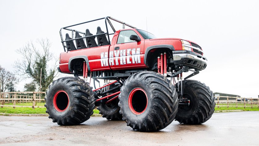 Grave Digger монстр трак