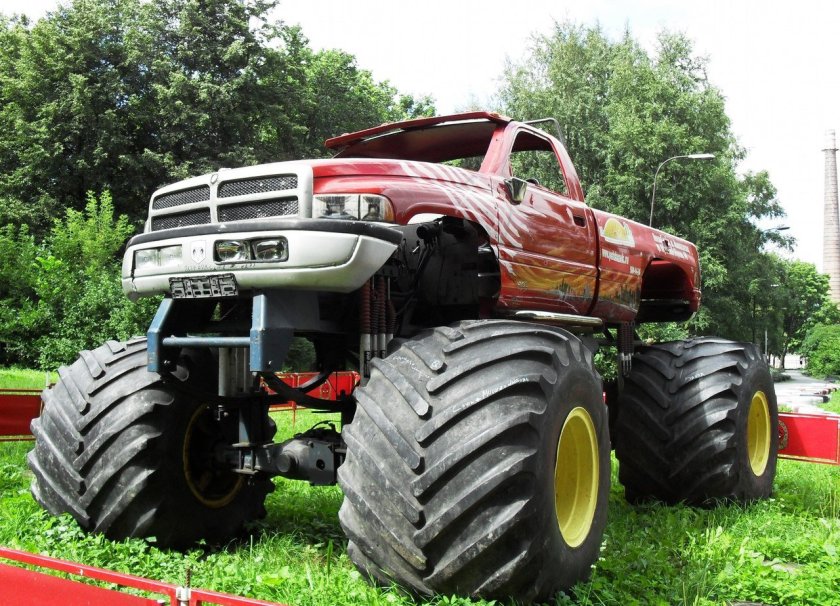 Dodge Ram бигфут