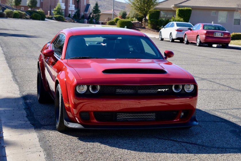 Dodge Challenger srt Demon