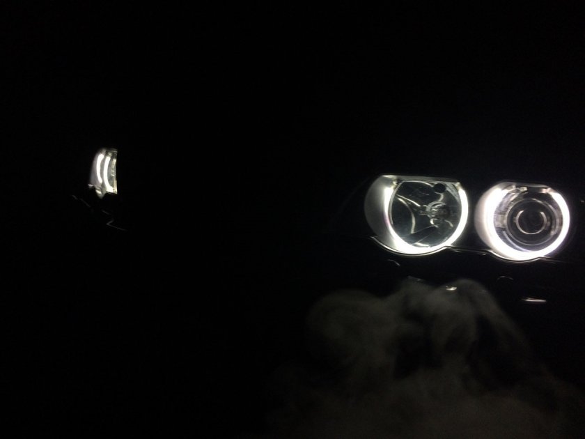 BMW ангельские глазки