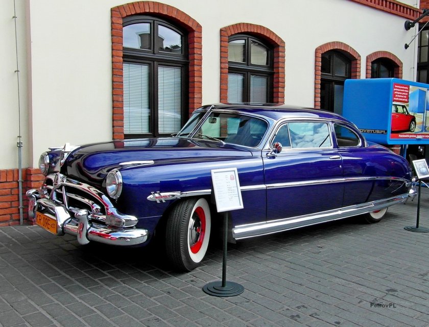 Машина Hudson Hornet
