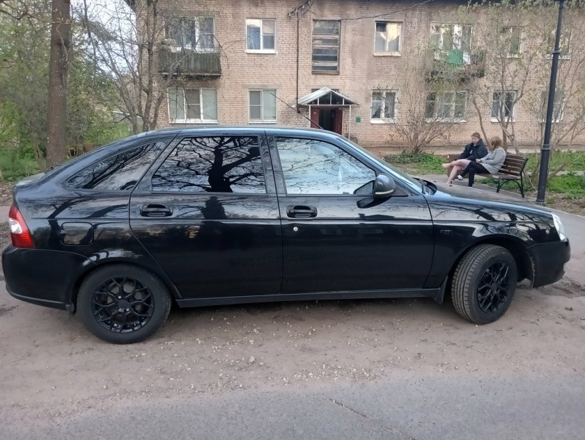 Тюнинг Приора хэтчбек черная антихром