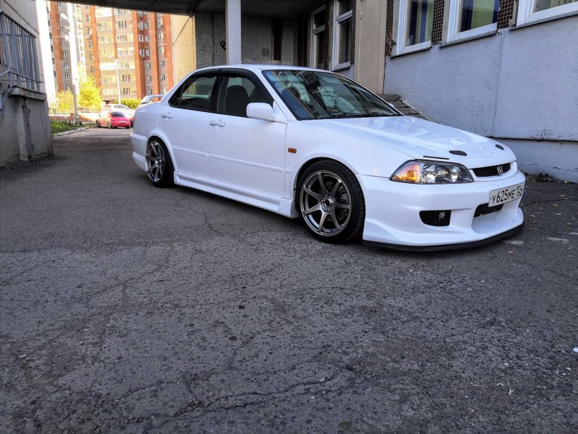 Honda Torneo White