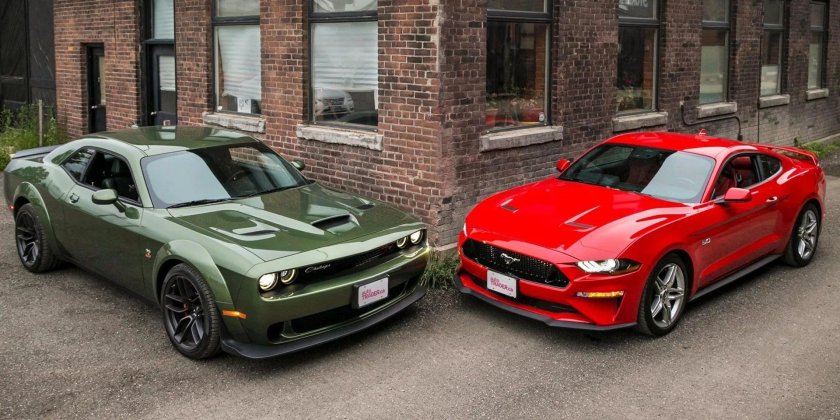 Мустанг dodge Challenger