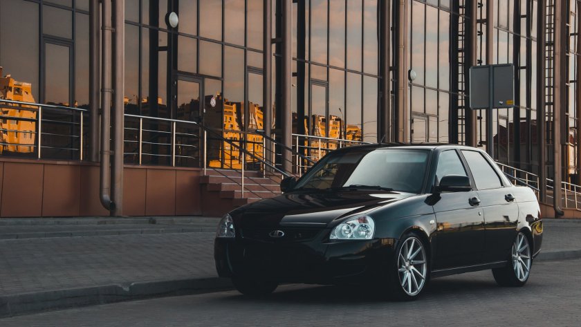 Lada Priora stance
