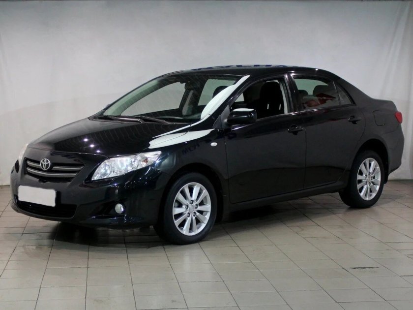 Toyota Corolla черная