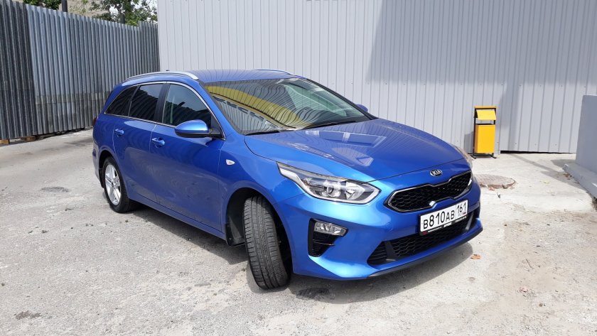 Kia Ceed SW синий