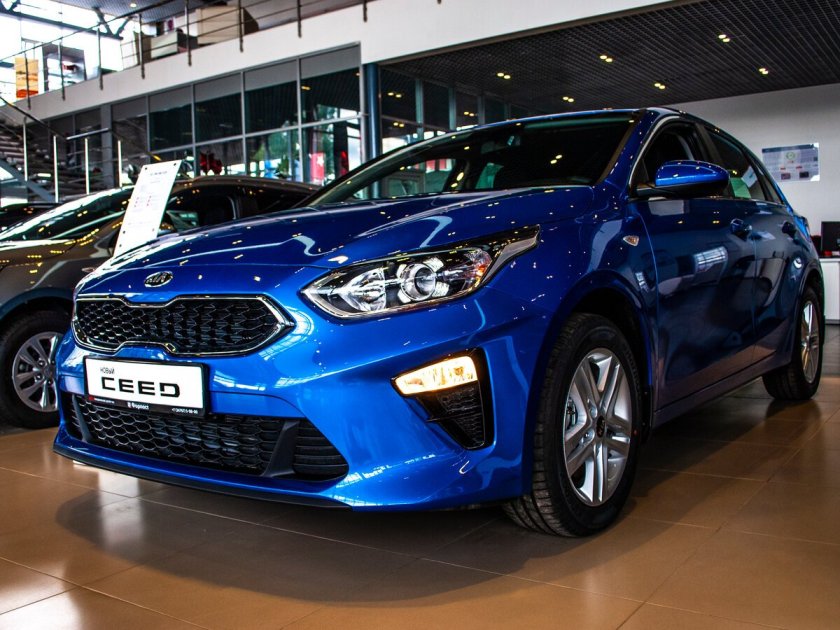 Kia Ceed синий
