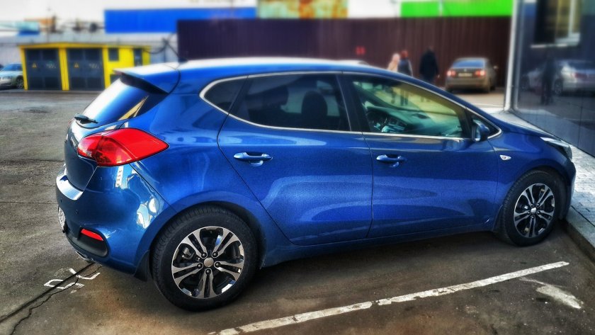 Kia Ceed JD синяя