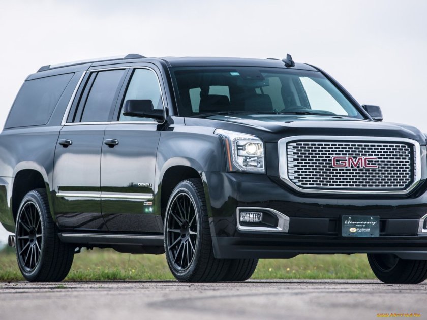 Автомобиль GMC Yukon