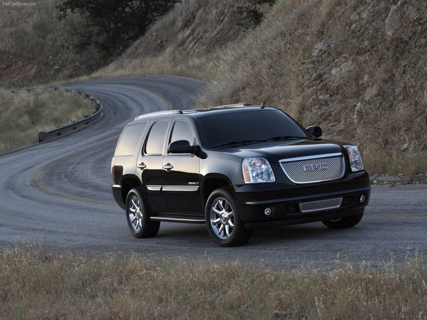 Машина GMC Yukon Denali