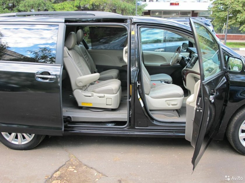 Toyota минивэн Sienna салон