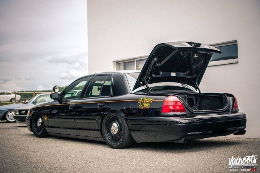 Ford Crown Victoria стенс