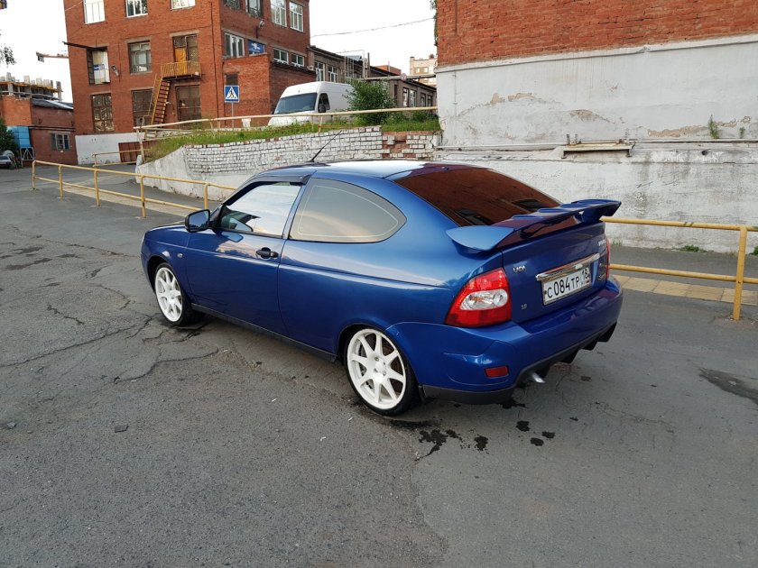 Lada Priora Coupe
