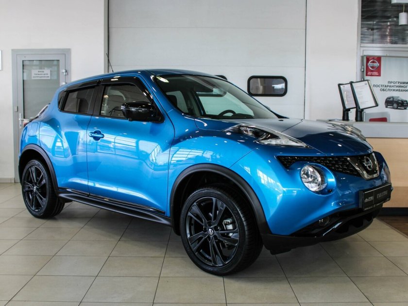 Nissan Juke голубой