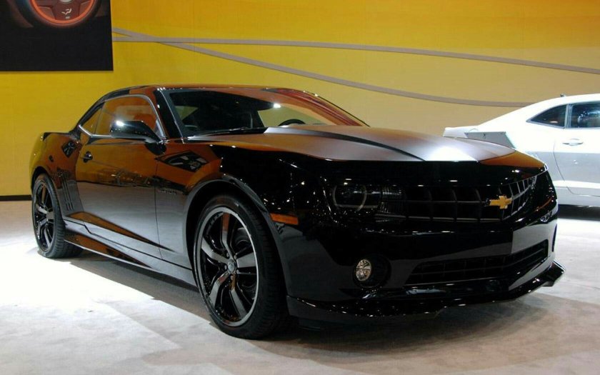 Chevrolet Camaro черный