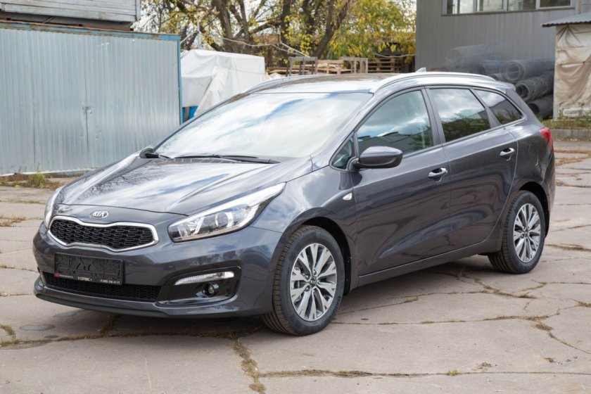Kia Ceed SW серый