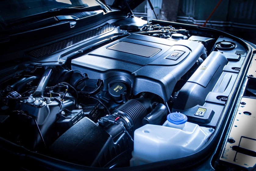 Автомобильный двигатель