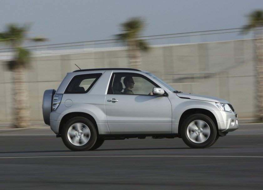 Suzuki Grand Vitara трехдверка