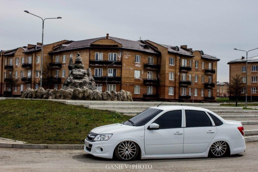 Skoda Superb stance