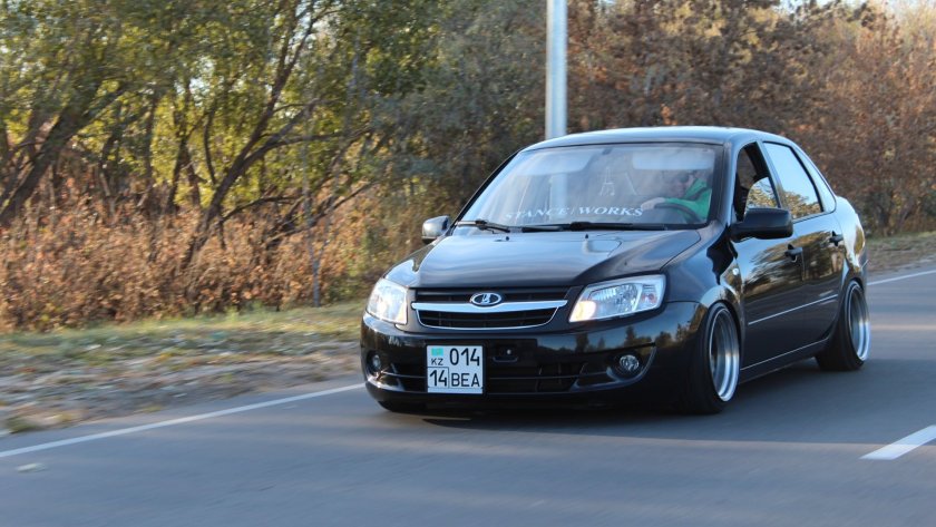 Lada Granta stance