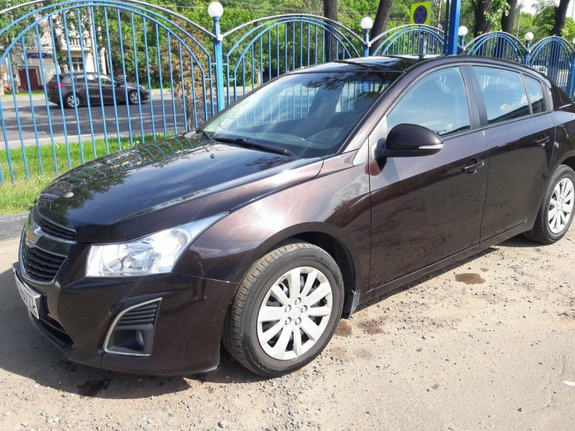 Chevrolet Cruze коричневый