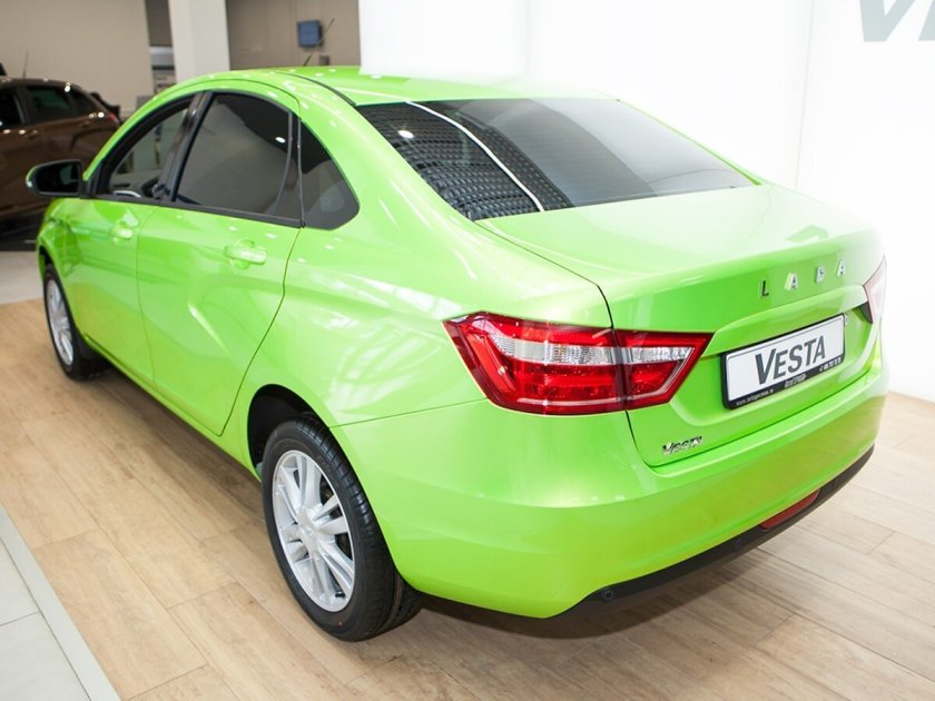 Lada Vesta зеленая