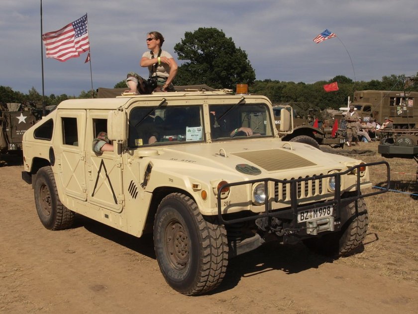 Hummer Humvee