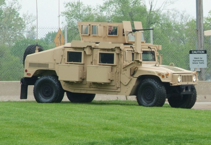 Бронеавтомобиль Humvee