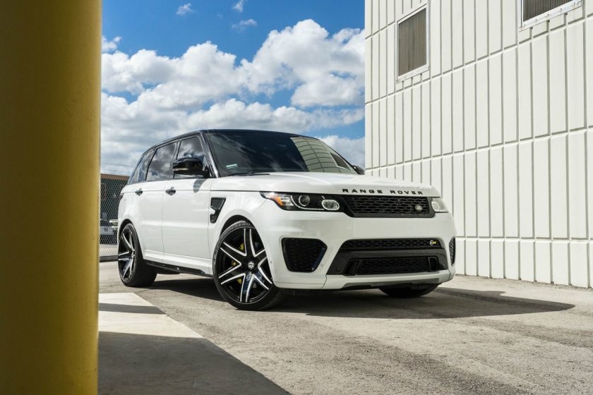 Range Rover Sport SVR белый