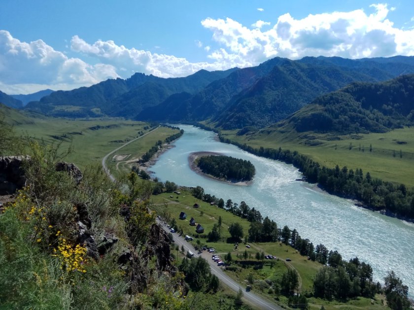 Село Элекмонар горный Алтай