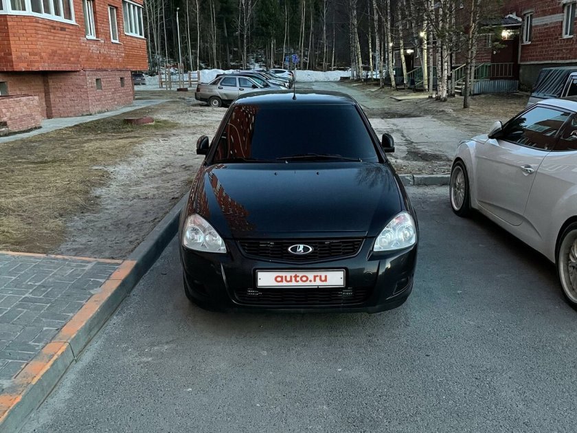 Приора с цветами