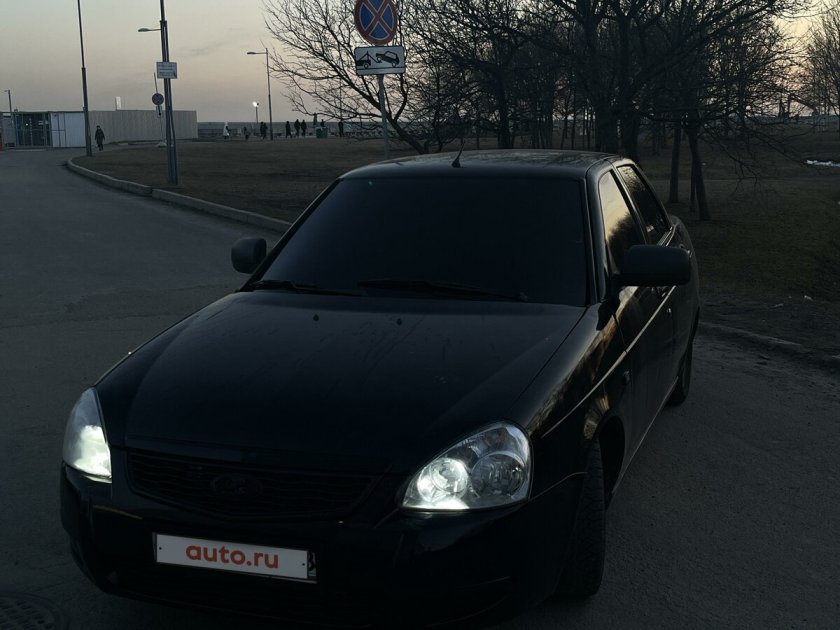 Приора чёрная тонированная заниженная