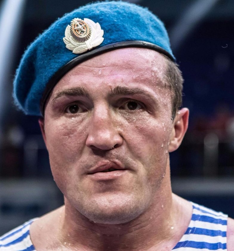 Боец Денис Лебедев
