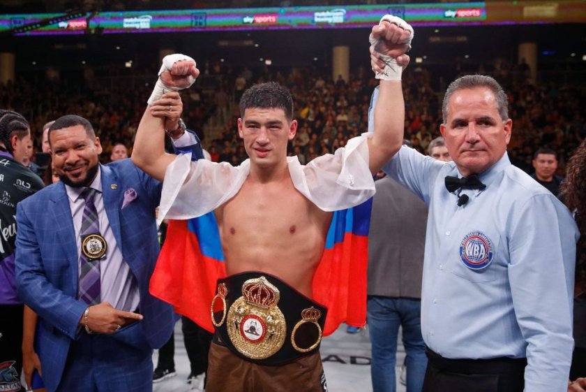 Чемпион мира Дмитрий Бивол