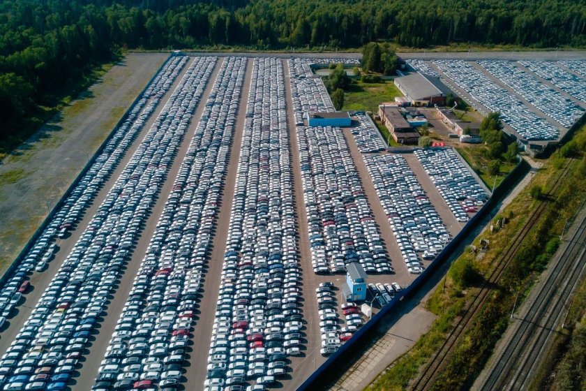 Кладбище новых автомобилей