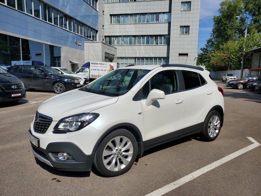 Opel Mokka белый