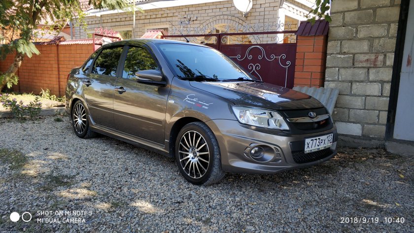 Lada Granta золотисто коричневый