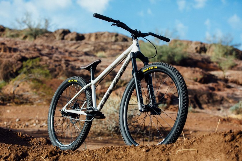Dirt Jumper велосипед