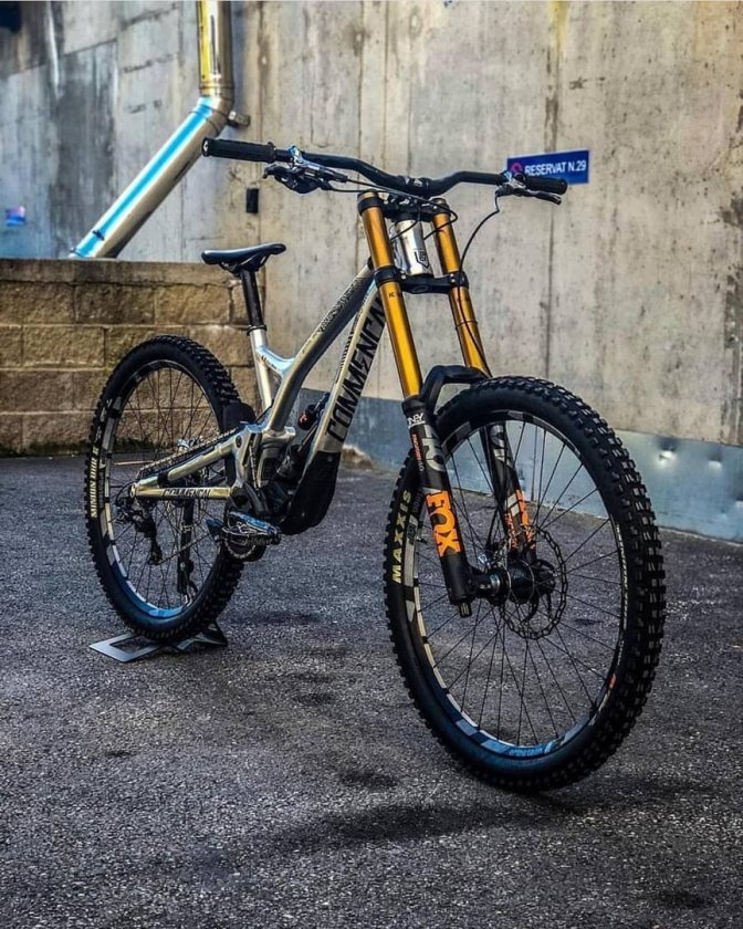 Dirt MTB даунхилл