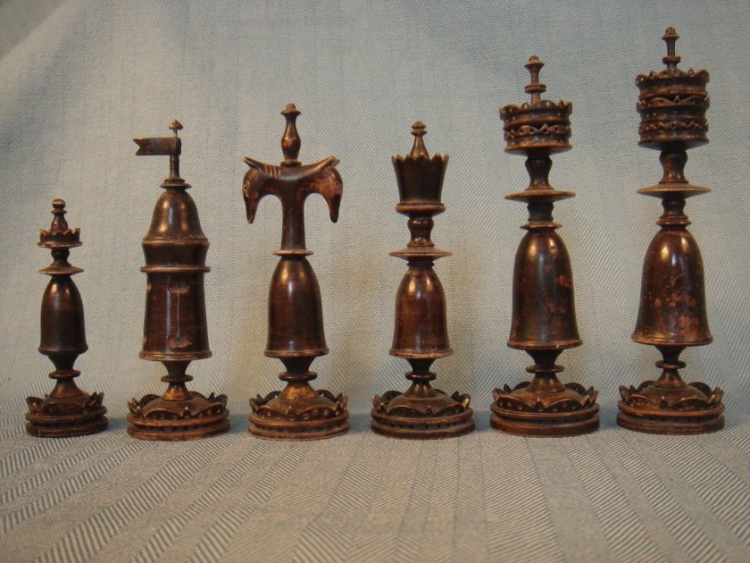 Антикварная шахматная фигура
