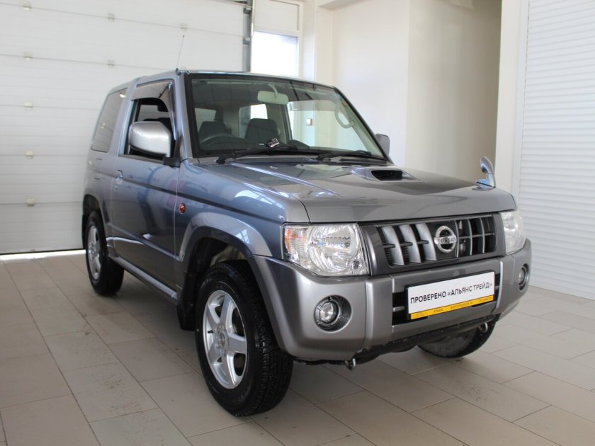 Мини джип Ниссан Кикс