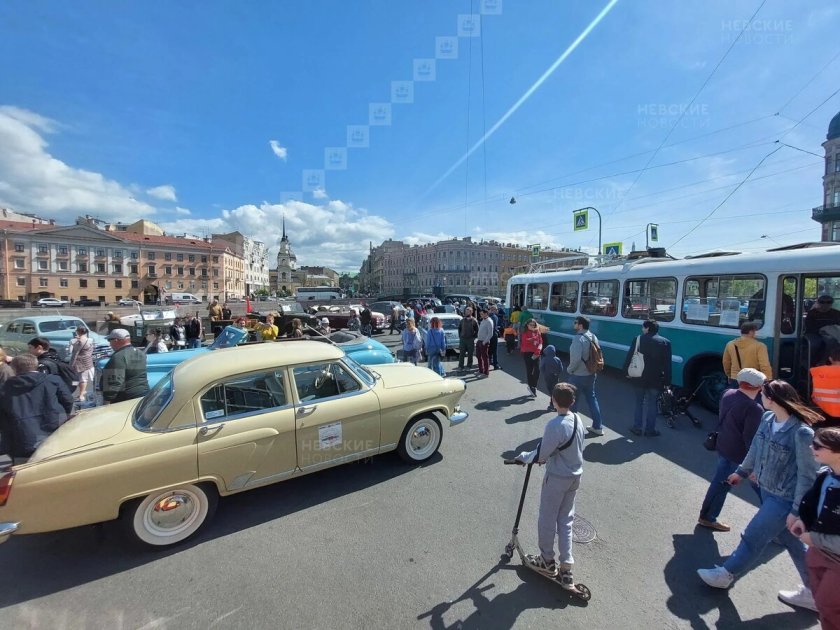Парад ретротранспорта Петербург