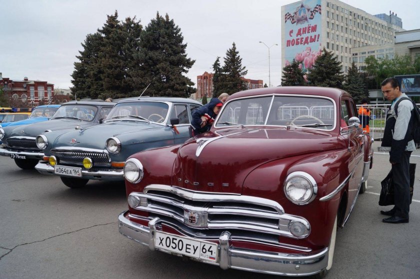 Парад ретро автомобилей