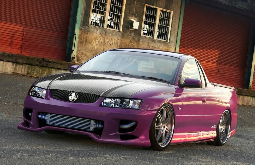 Автомобиль Holden Commodore