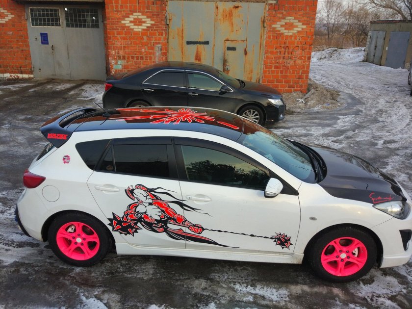 Наклейки на крышу авто