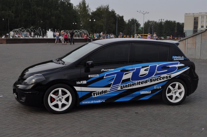 Дрифт Nissan Tiida