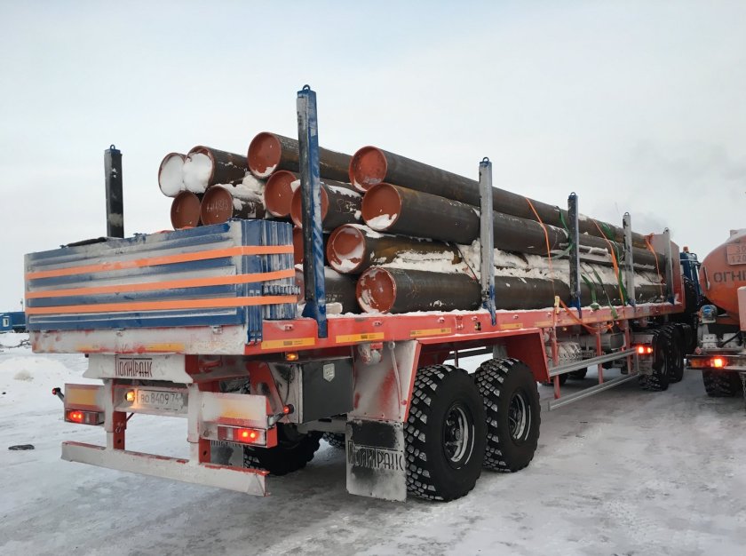 Полуприцеп для перевозки труб