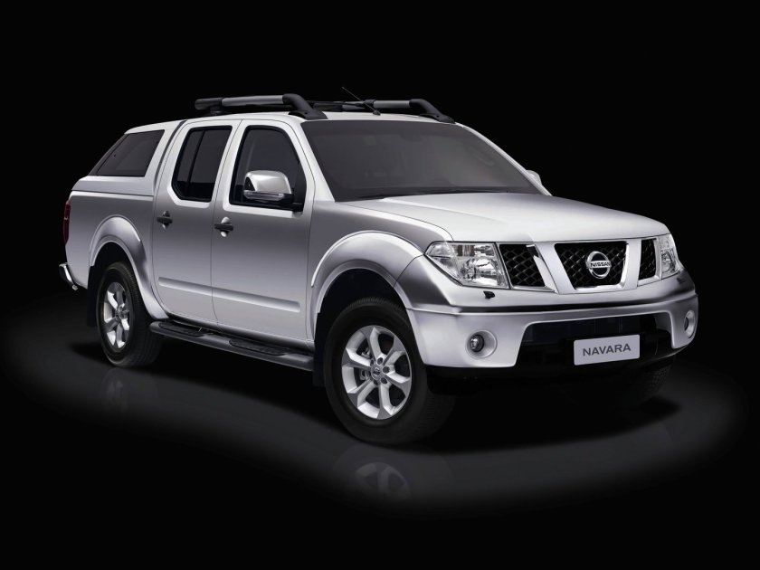 Машина Nissan Navara