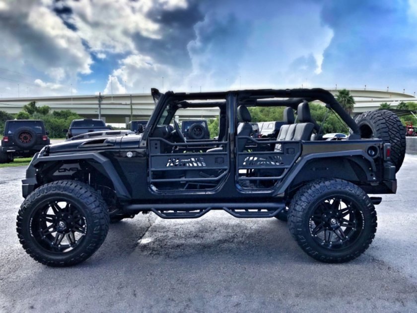 Jeep Wrangler Rubicon черный